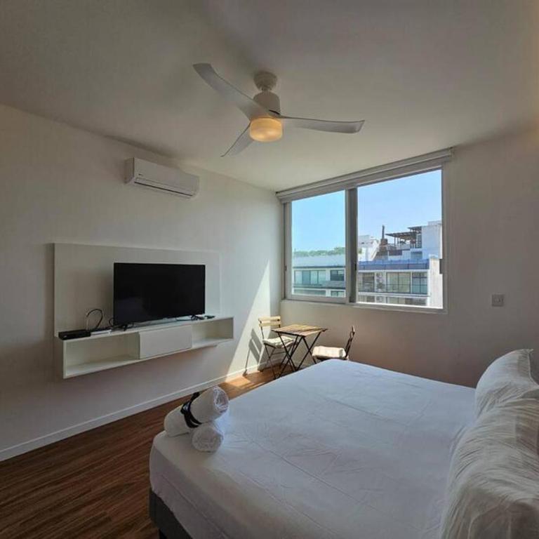 Kumaru Studio Steps From The Beach - One-Bedroom Apartment - 12