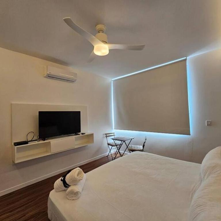 Kumaru Studio Steps From The Beach - One-Bedroom Apartment - 30