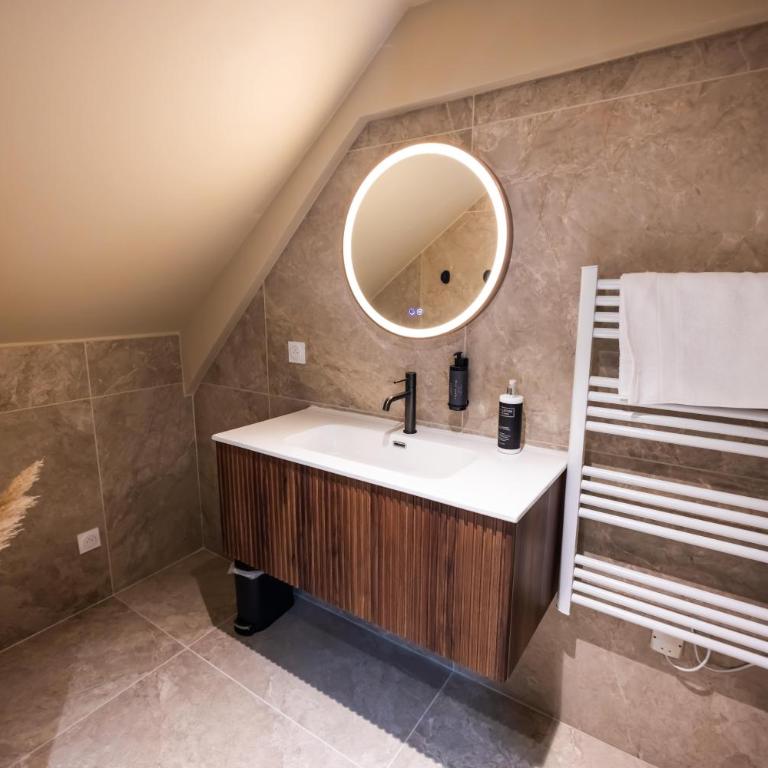 Eden Room - Luxe, Balnéo & Sauna - One-Bedroom Apartment - 10
