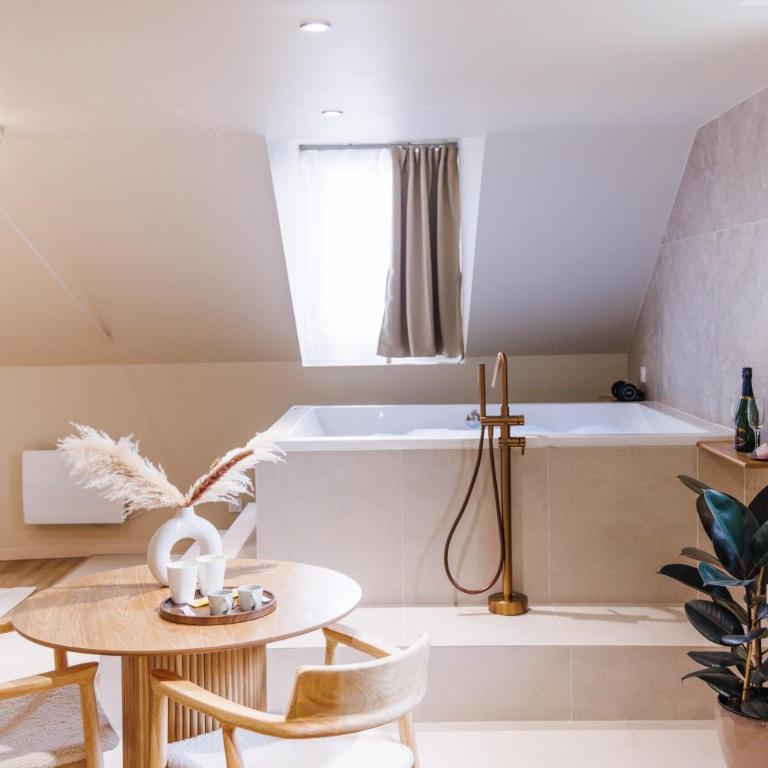 Eden Room - Luxe, Balnéo & Sauna - One-Bedroom Apartment - 2
