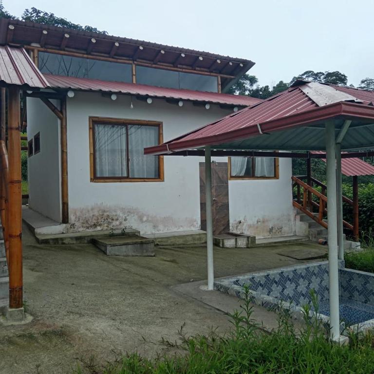Casa de Campo - Piscina, Rio Eden de Puerto Quito - Three-Bedroom House - 2
