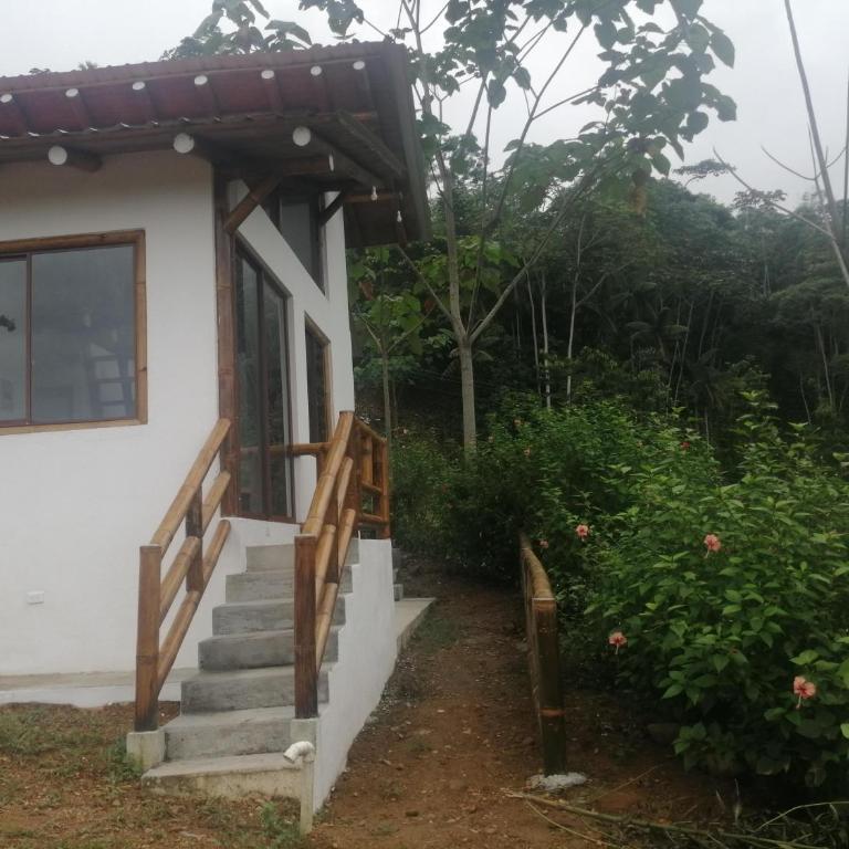 Casa de Campo - Piscina, Rio Eden de Puerto Quito - Three-Bedroom House - 4