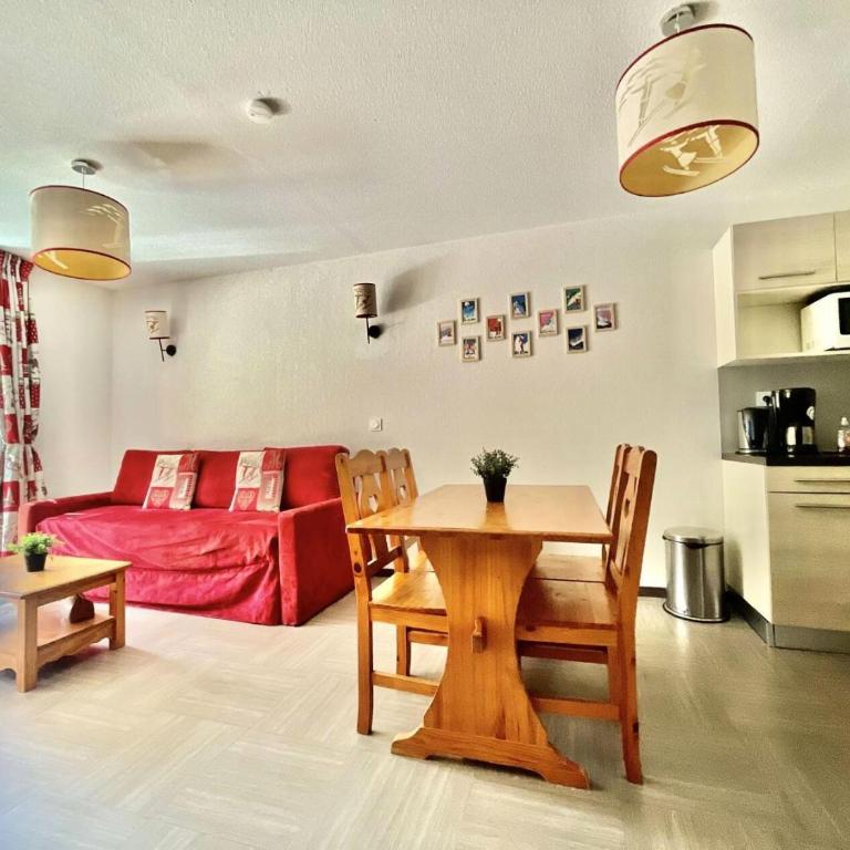 Résidence Pra Sainte Marie - T2 de standing avec piscine au pied du télésiège Sainte Marie MAE-0051 - Appartement - 4