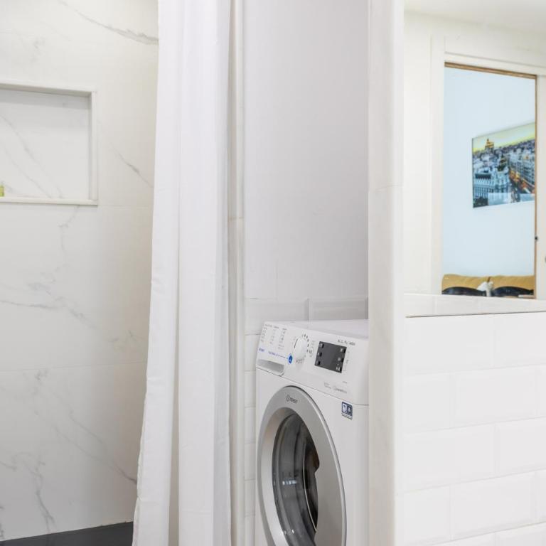 Galileo Apartment - One-Bedroom Apartment - 13