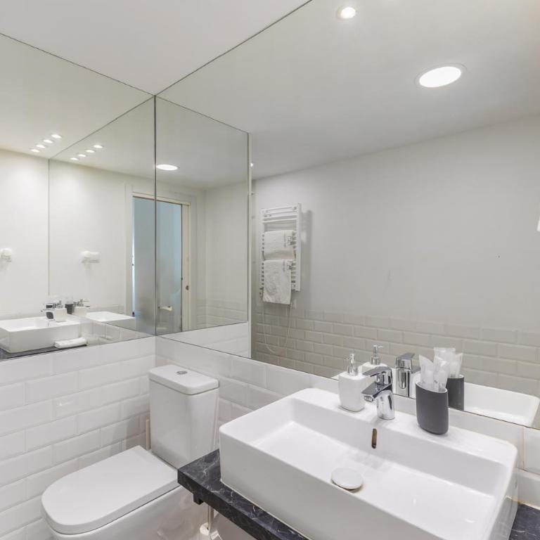 Galileo Apartment - One-Bedroom Apartment - 12