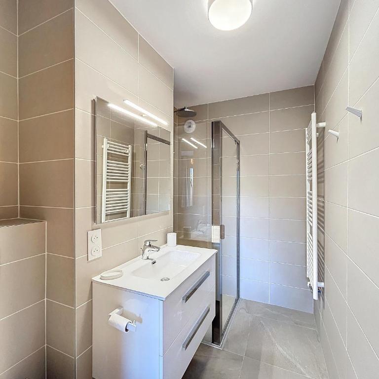 Appartement neuf 4 chambres proche Lac Bio, parking, wifi - Appartement 4 Chambres - 14