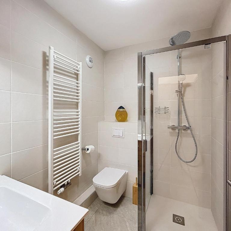 Appartement neuf 4 chambres proche Lac Bio, parking, wifi - Appartement 4 Chambres - 15