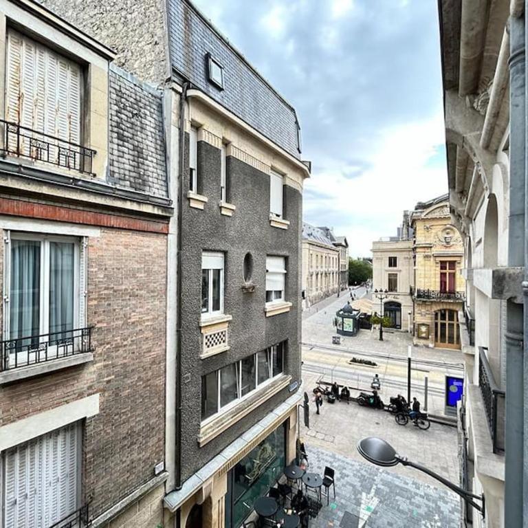 Clou dans le fer hyper centre immeuble luxueux - Appartement 2 Chambres - 12