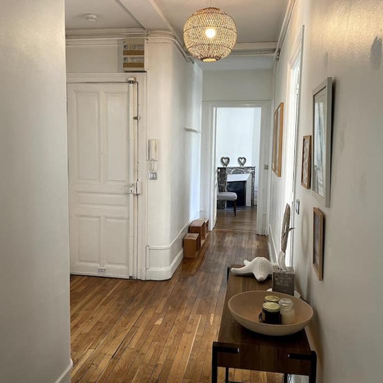 Clou dans le fer hyper centre immeuble luxueux - Appartement 2 Chambres - 32