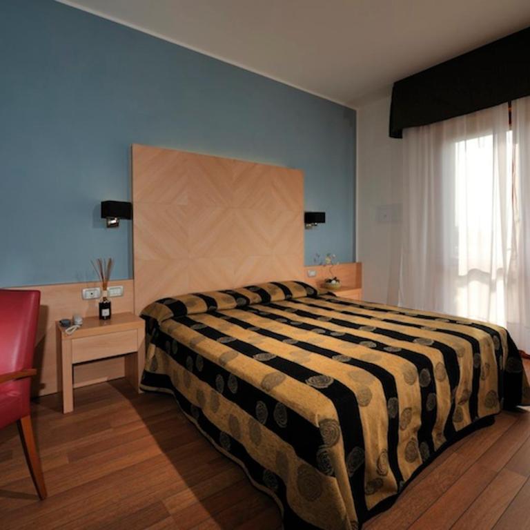Hotel Eden - Chambre Familiale - 1