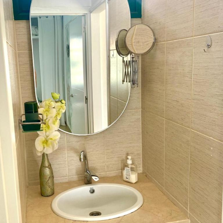Apartment Laura near Europa Center and Amadores beach, Free WiFi - One-Bedroom Apartment - 16