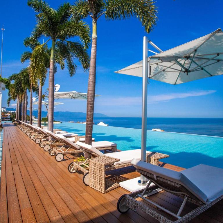 Luxury 1BR + Flex + Heated Rooftop Pool in Soho PV - Vacation Home - 34