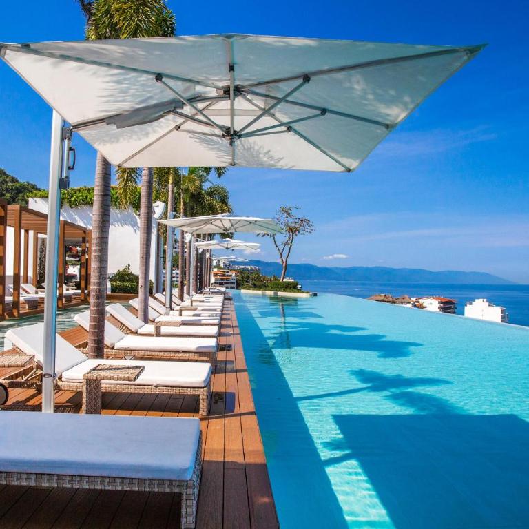 Luxury 1BR + Flex + Heated Rooftop Pool in Soho PV - Vacation Home - 35