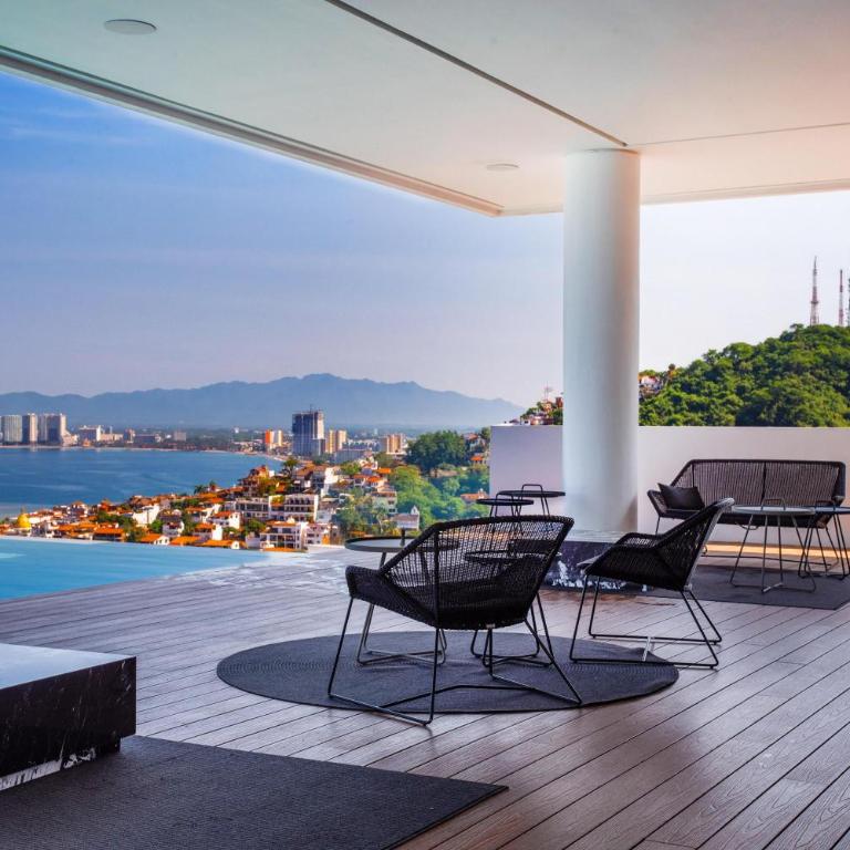 Luxury 1BR + Flex + Heated Rooftop Pool in Soho PV - Vacation Home - 39