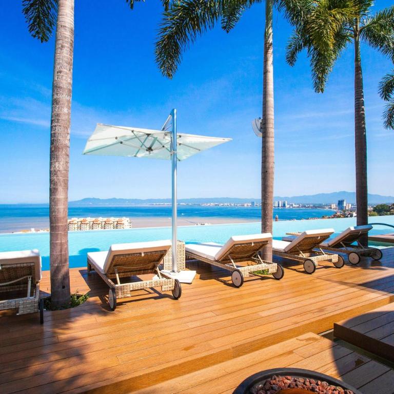 Luxury 1BR + Flex + Heated Rooftop Pool in Soho PV - Vacation Home - 42