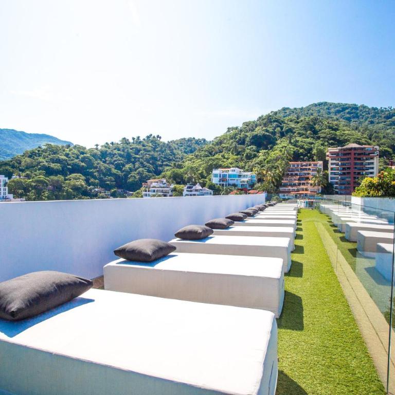 Luxury 1BR + Flex + Heated Rooftop Pool in Soho PV - Vacation Home - 45
