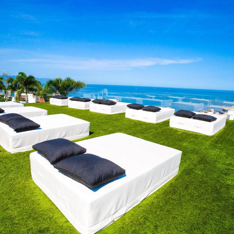 Luxury 1BR + Flex + Heated Rooftop Pool in Soho PV - Vacation Home - 46