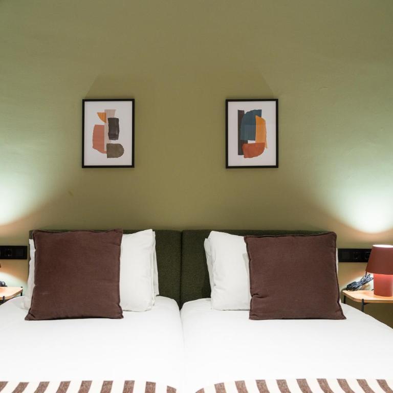 Stay U-nique Apartments Balmes II - Three-Bedroom Apartment - 4