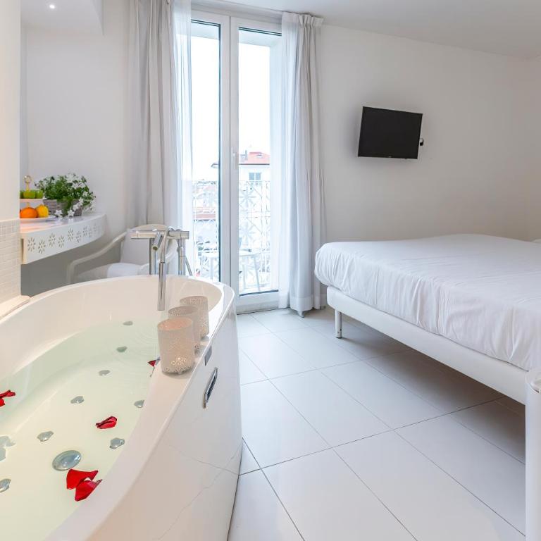 Hotel Al Cavallino Bianco - Camera Matrimoniale con Vasca Idromassaggio - 18