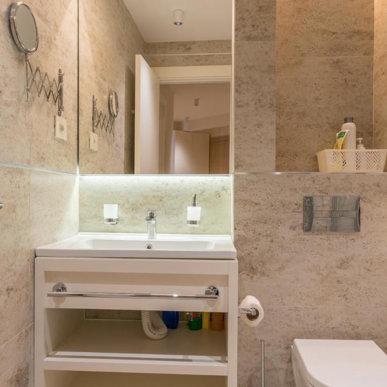 Apartments Zepterme by CENTRAL & Free private parking - Deluxe One-Bedroom Apartment with City View - 13