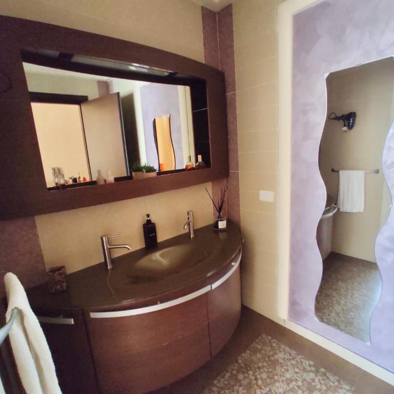 Anemori Napoli Centro - Camera Matrimoniale con Bagno Privato - 35