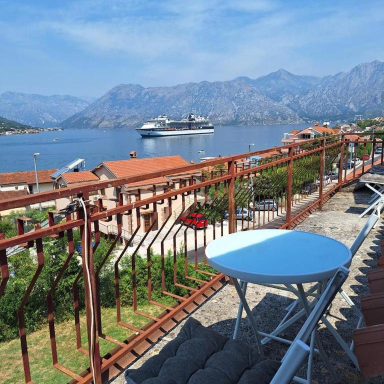 Dobrota Comfort - Apartment with Sea View - 2