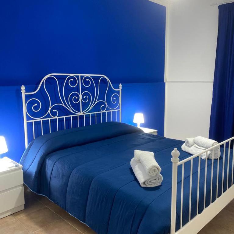 Casa vacanze paola - Camera Doppia con Letti Singoli e Bagno in Comune - 2