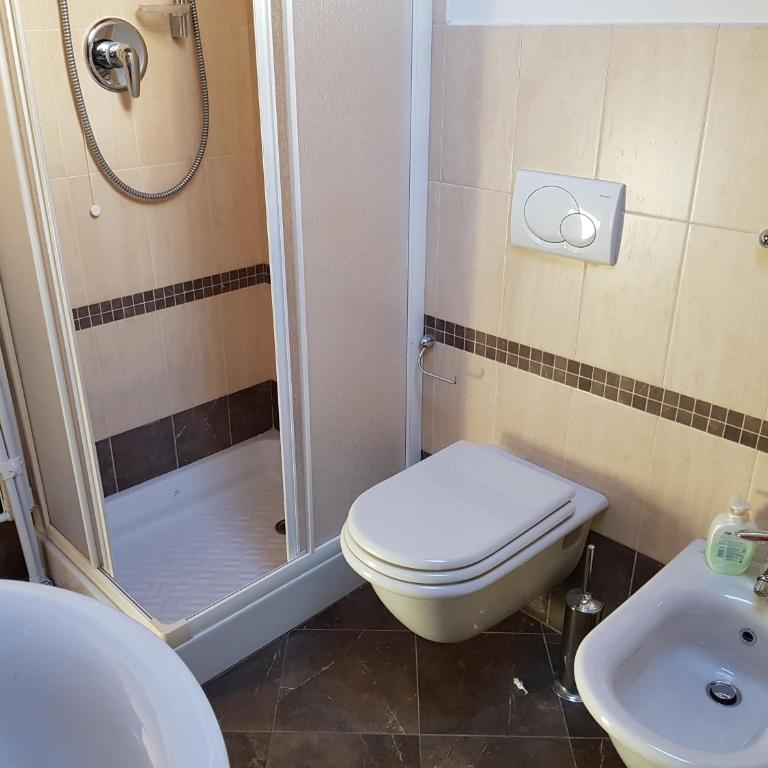 Appartamento centro storico loano con ascensore posto auto wifi - Apartamento de 1 dormitorio - 10