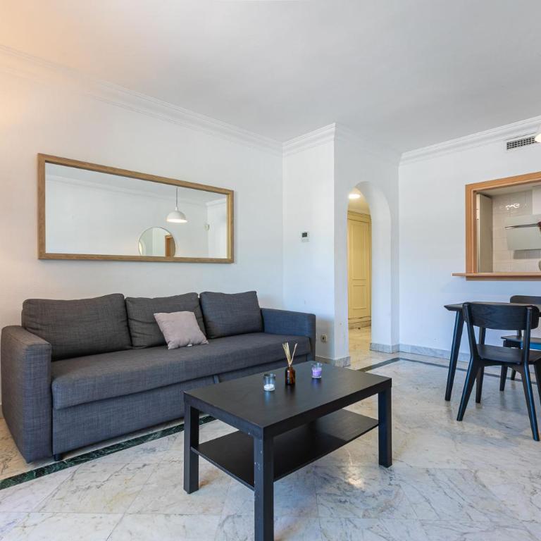 MARBELLA HOME RENTALS - Marina Banus, Puerto Banus, 2BR Apartment, parking & pool - Two-Bedroom Apartment - 10