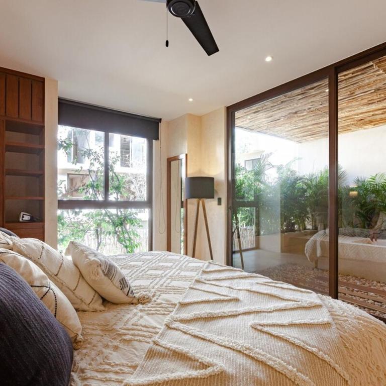 Encanto Luxe Jungle Apt 10min BeachHot TubKing - Apartamento con terraza - 10