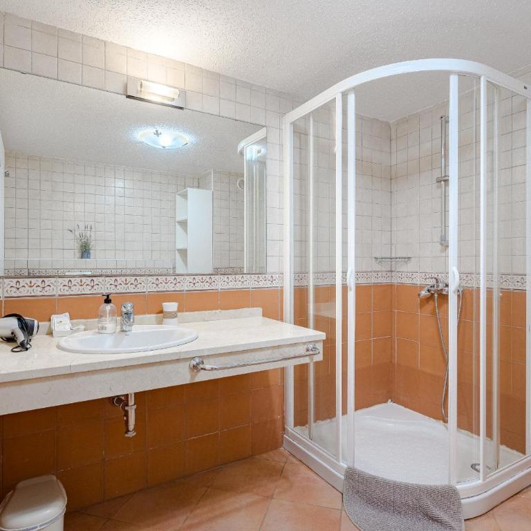 Villa with private pool and beautiful garden - Casa - 29