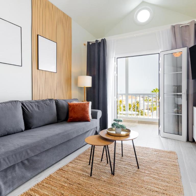 Spacious apartment with ocean view - One-Bedroom Apartment - 2
