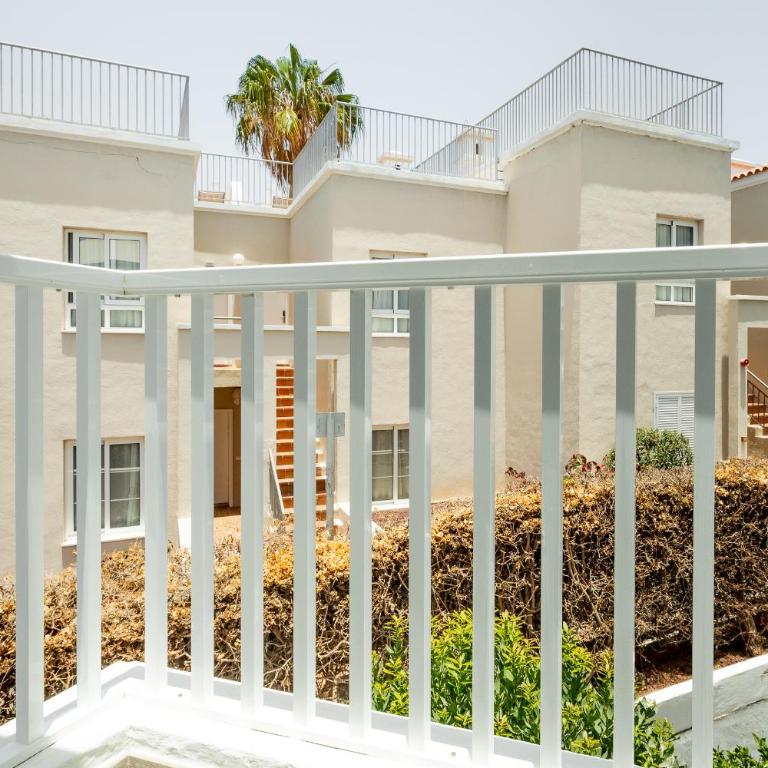 Spacious apartment with ocean view - One-Bedroom Apartment - 15