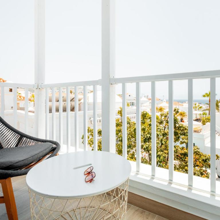Spacious apartment with ocean view - One-Bedroom Apartment - 18