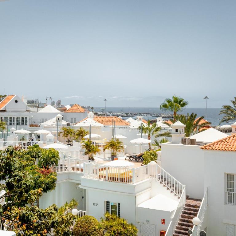 Spacious apartment with ocean view - One-Bedroom Apartment - 19
