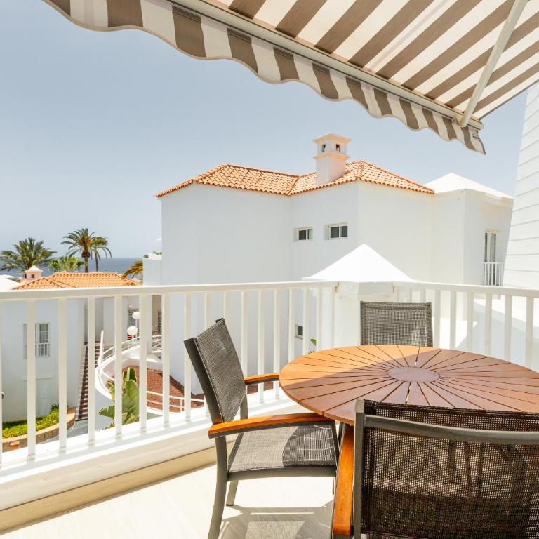 Spacious apartment with ocean view - One-Bedroom Apartment - 30