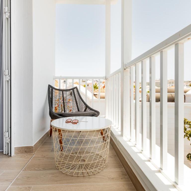 Spacious apartment with ocean view - One-Bedroom Apartment - 31