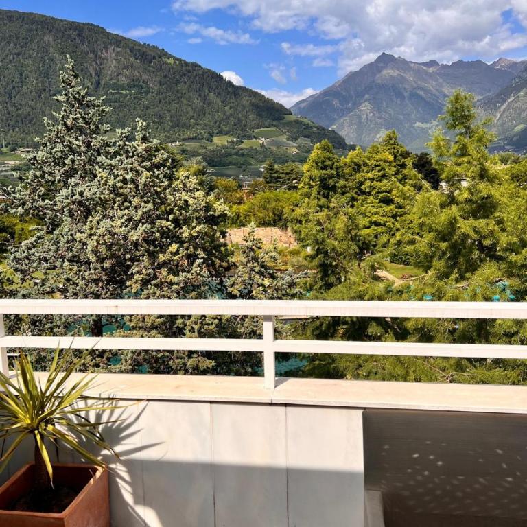 Penthousetraum im Herzen Merans - Three-Bedroom Apartment - 2