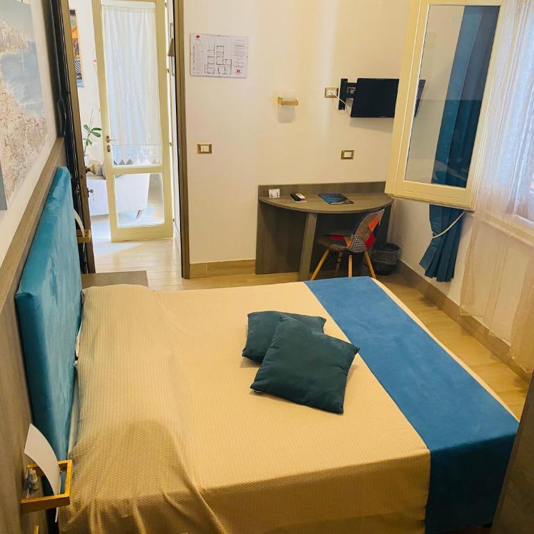 Albergo Bouganville - Camera Matrimoniale/Doppia con Letti Singoli - 1