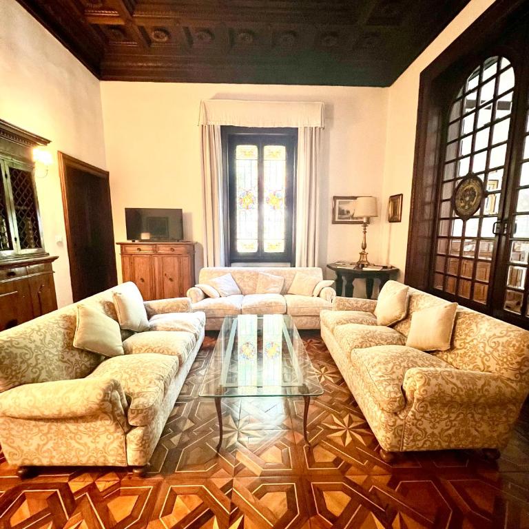 Luxury Liberty Apartment - Deluxe Apartment - 4