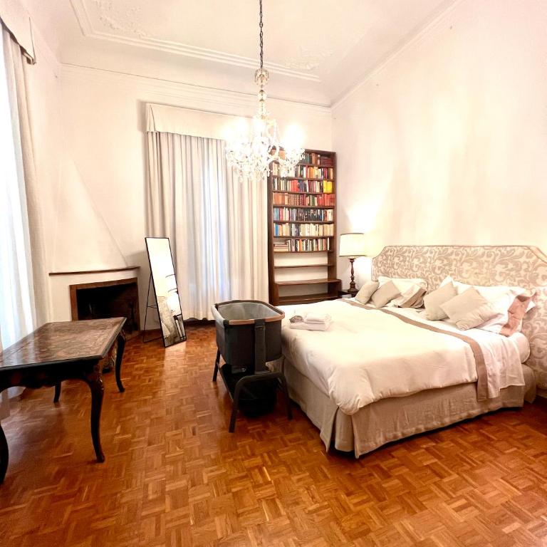 Luxury Liberty Apartment - Deluxe Apartment - 30