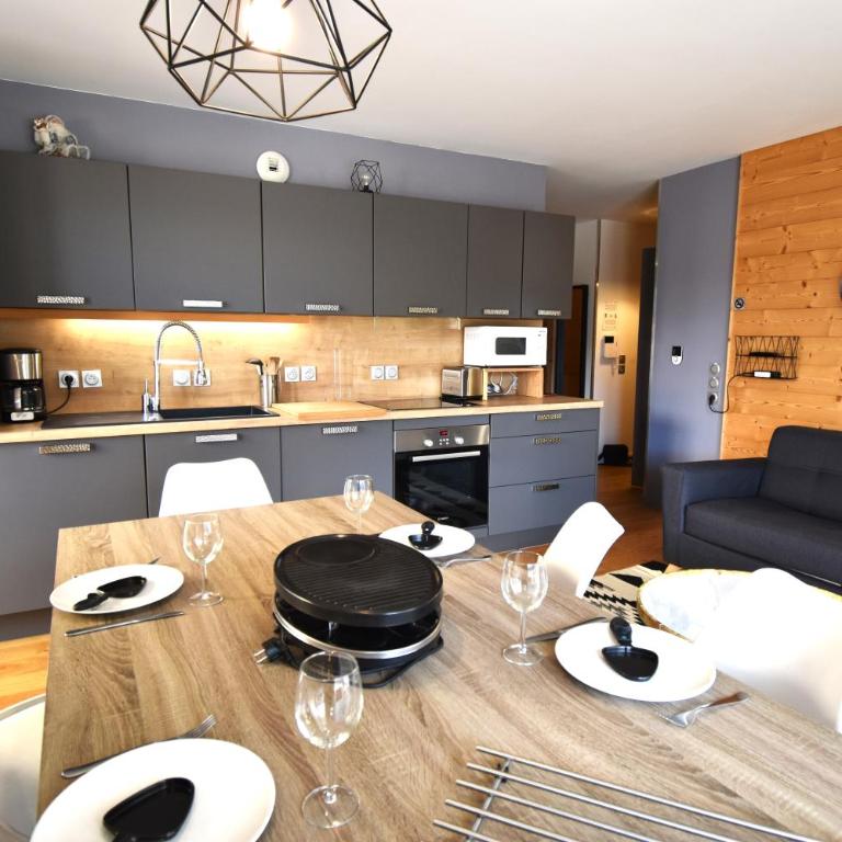 VAUJANYLOCATIONS - Amethystes B3 - Appartement 2 Chambres avec Balcon et Terrasse - 1