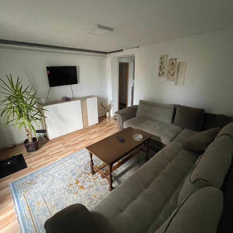 Apartment Airport - Two-Bedroom Apartment - 4
