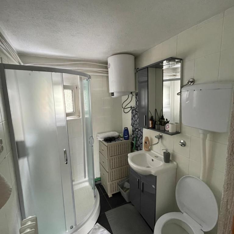 Apartment Airport - Two-Bedroom Apartment - 5