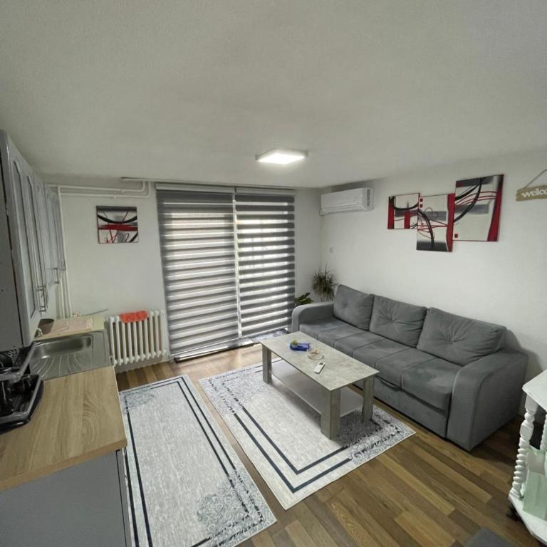 Apartment Airport - Two-Bedroom Apartment - 6