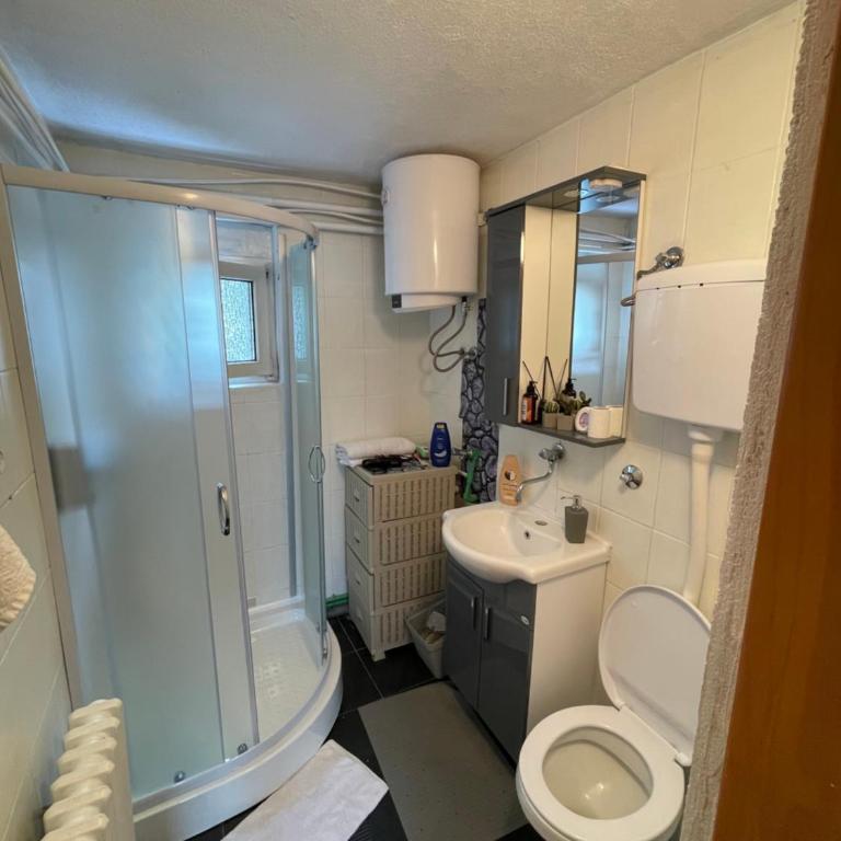 Apartment Airport - Two-Bedroom Apartment - 7