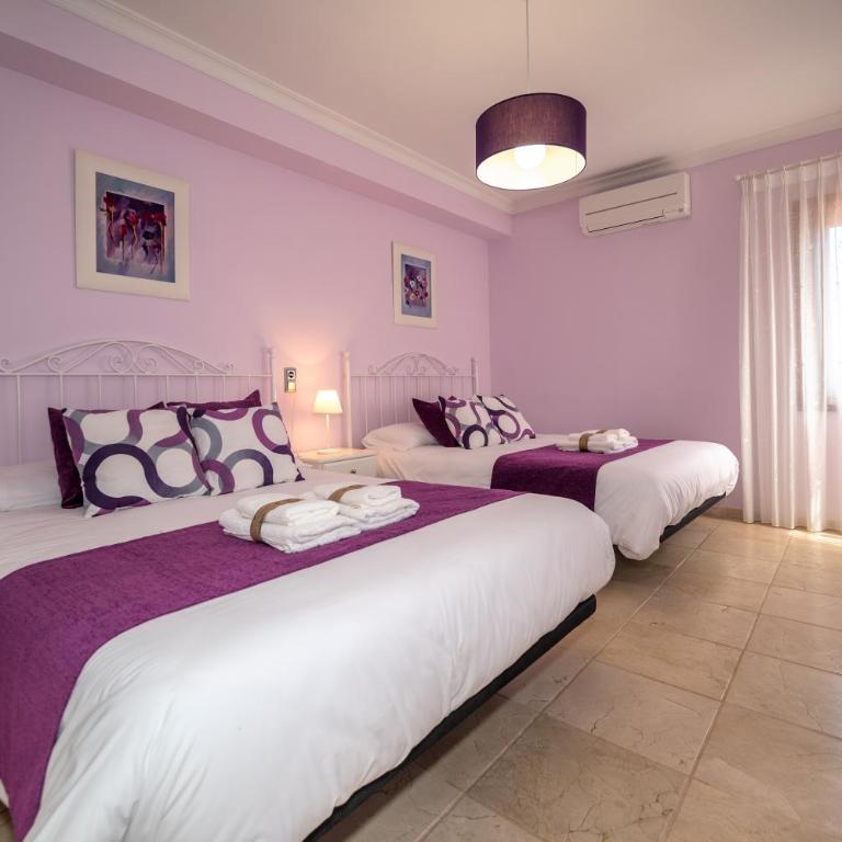 Villa with private pool and tennis court 150 metres from the sea-Villa el Olivo - Villa - 41
