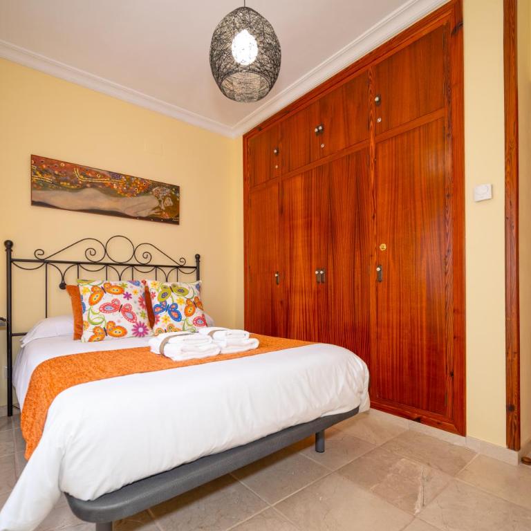 Villa with private pool and tennis court 150 metres from the sea-Villa el Olivo - Villa - 43