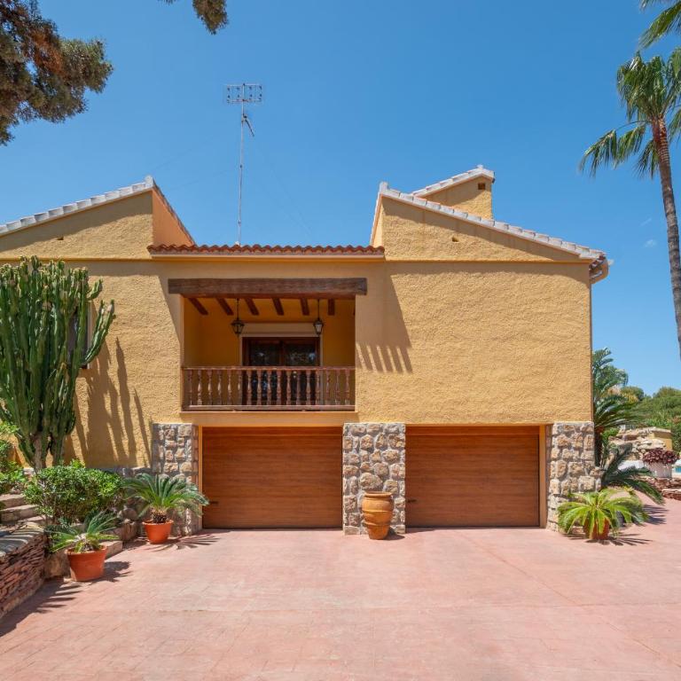 Villa with private pool and tennis court 150 metres from the sea-Villa el Olivo - Villa - 71