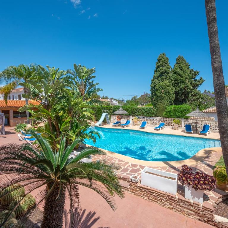 Villa with private pool and tennis court 150 metres from the sea-Villa el Olivo - Villa - 62